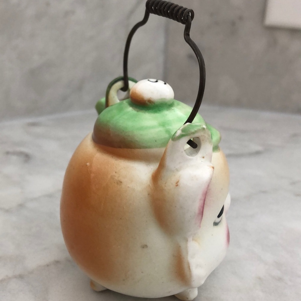 Vintage Japan baseball hat teddy bear teapot salt shaker w metal teapot handle - Picture 7 of 8